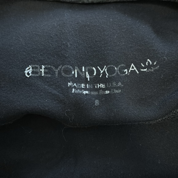 Beyond Yoga spacedye capri leggings - Picture 4 of 4